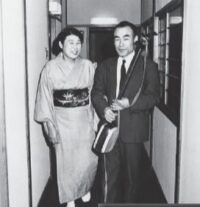 (02)