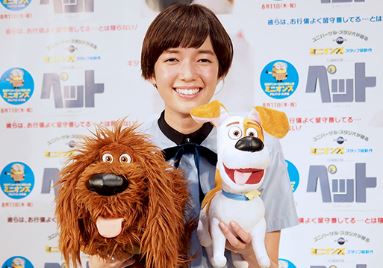 ケイティ役の佐藤栞里の画像