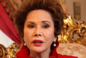 デヴィ夫人の画像